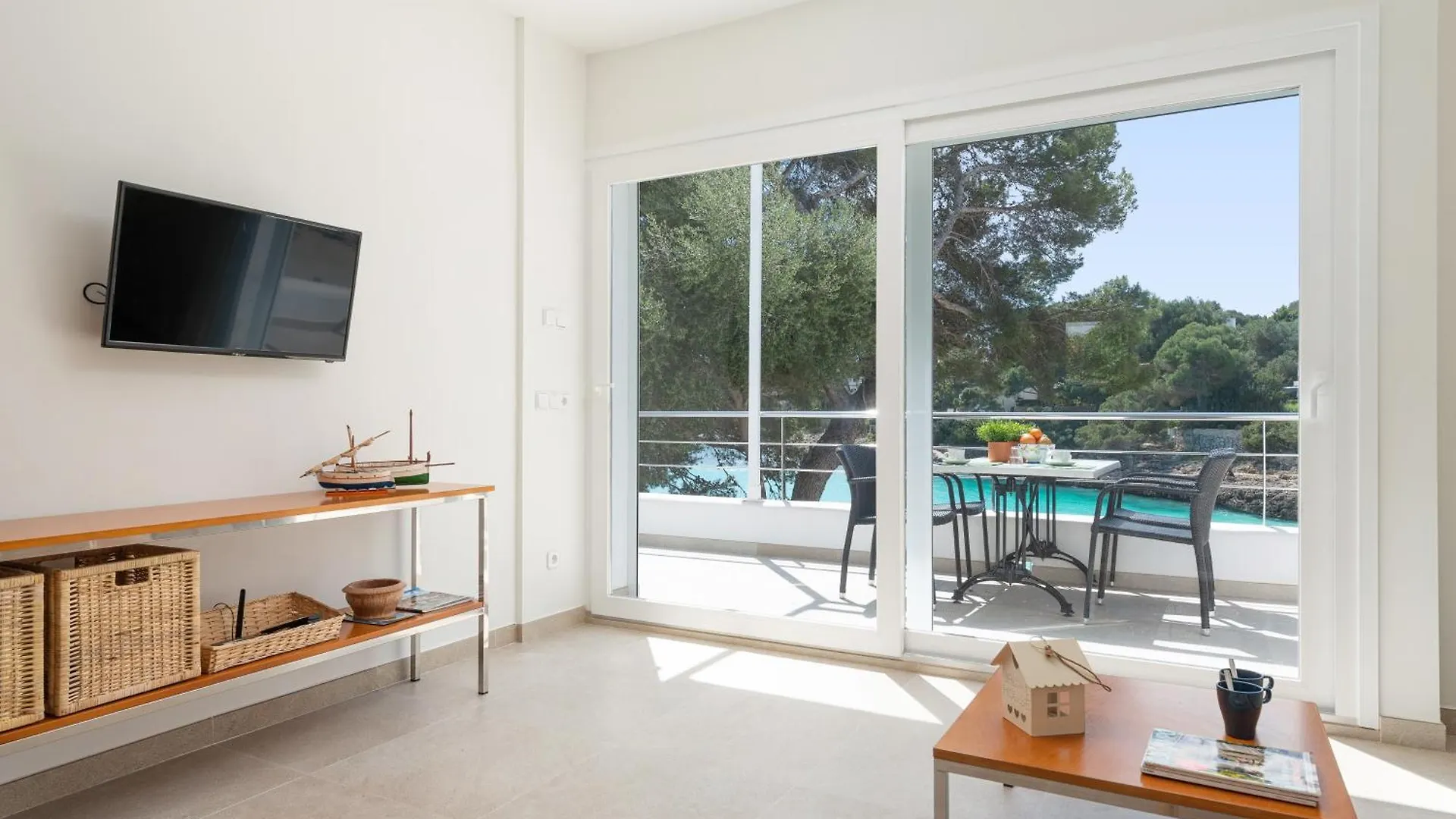 Apartamento En La Primera Linea De La Playa Cala Gran Cala d'Or  Apartment